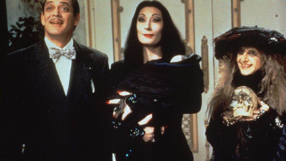 Die Addams Family in verrückter Tradition - Bildquelle: Foo